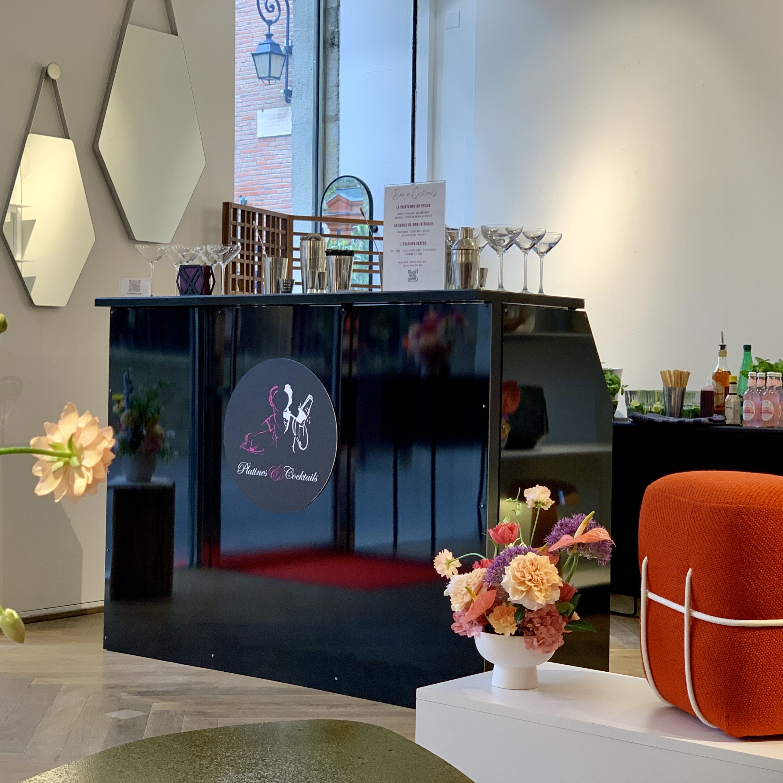 bar a cocktails mobile lors d'une inauguration de locaux à toulouse