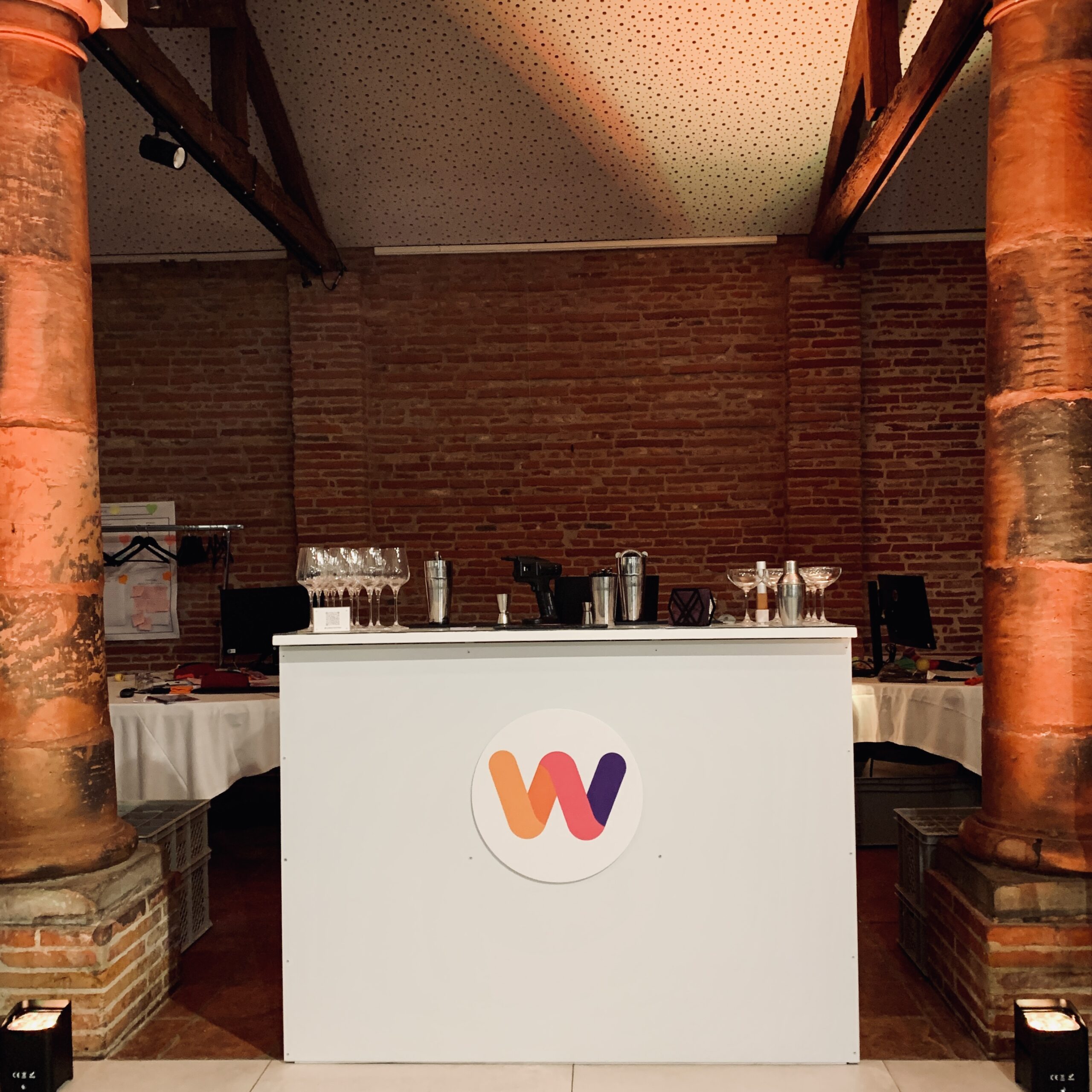 bar a cocktails mobile personnalisé lors d'une soirée clients et partenaires à Saint Orens
