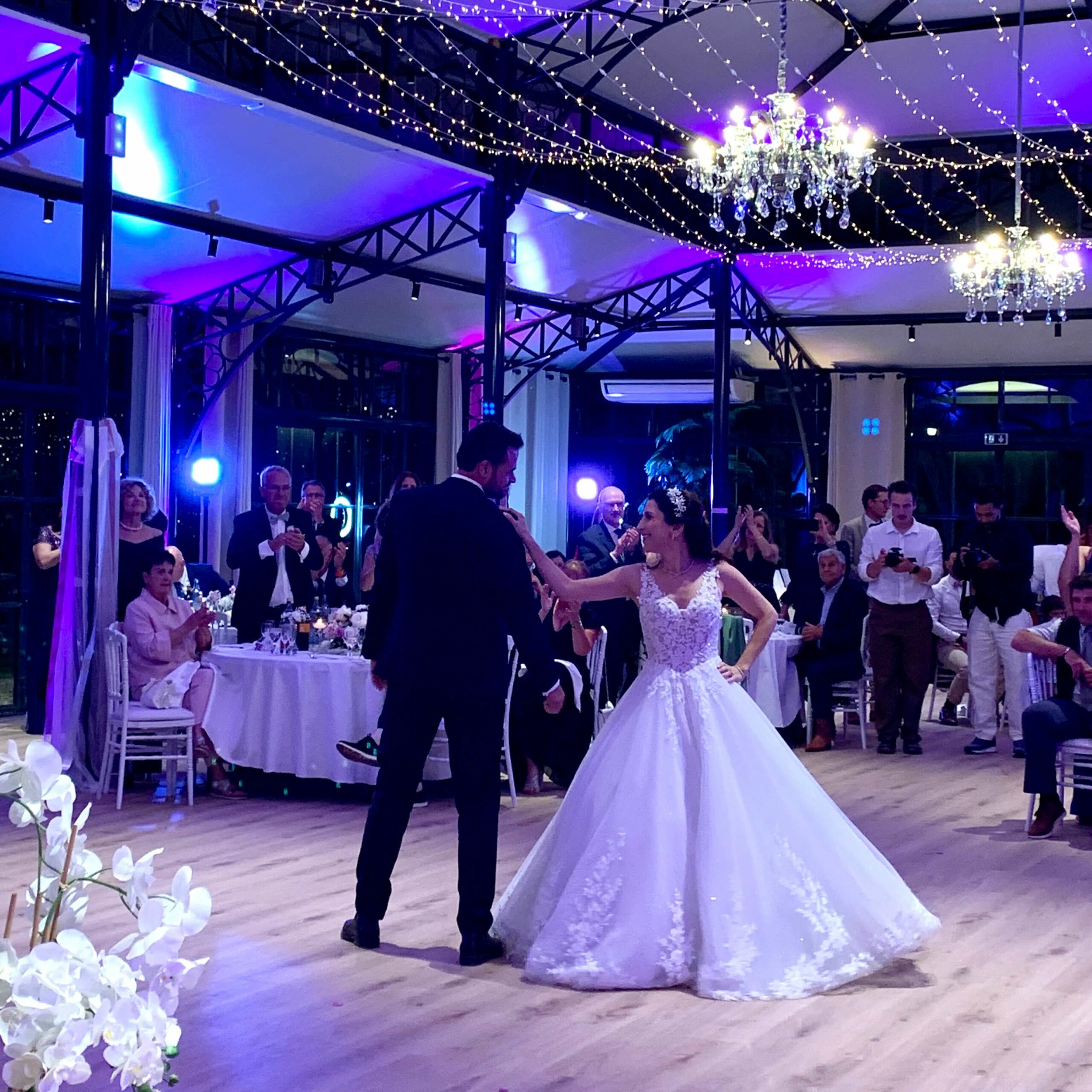 ouverture de bal lors du mariage de J&H au chateau de longpre en ariege